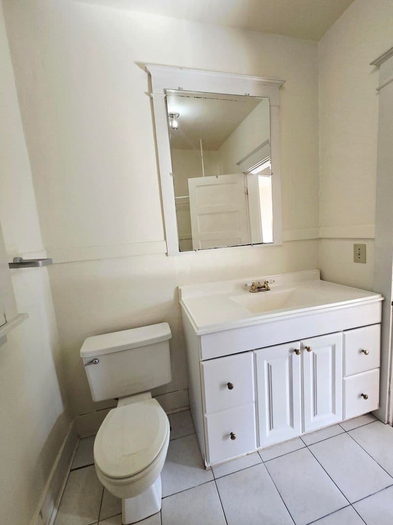 Tacoma Apartment: 1303 Division Ave