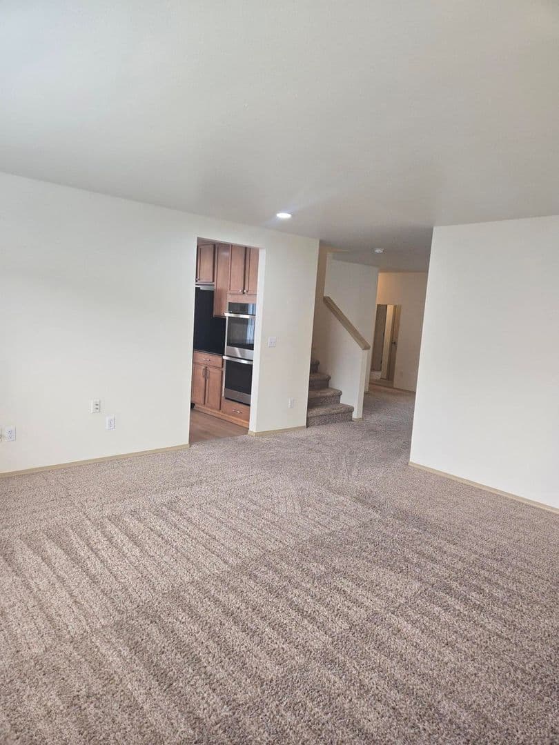 Puyallup House: 18420 95th Ave CT E