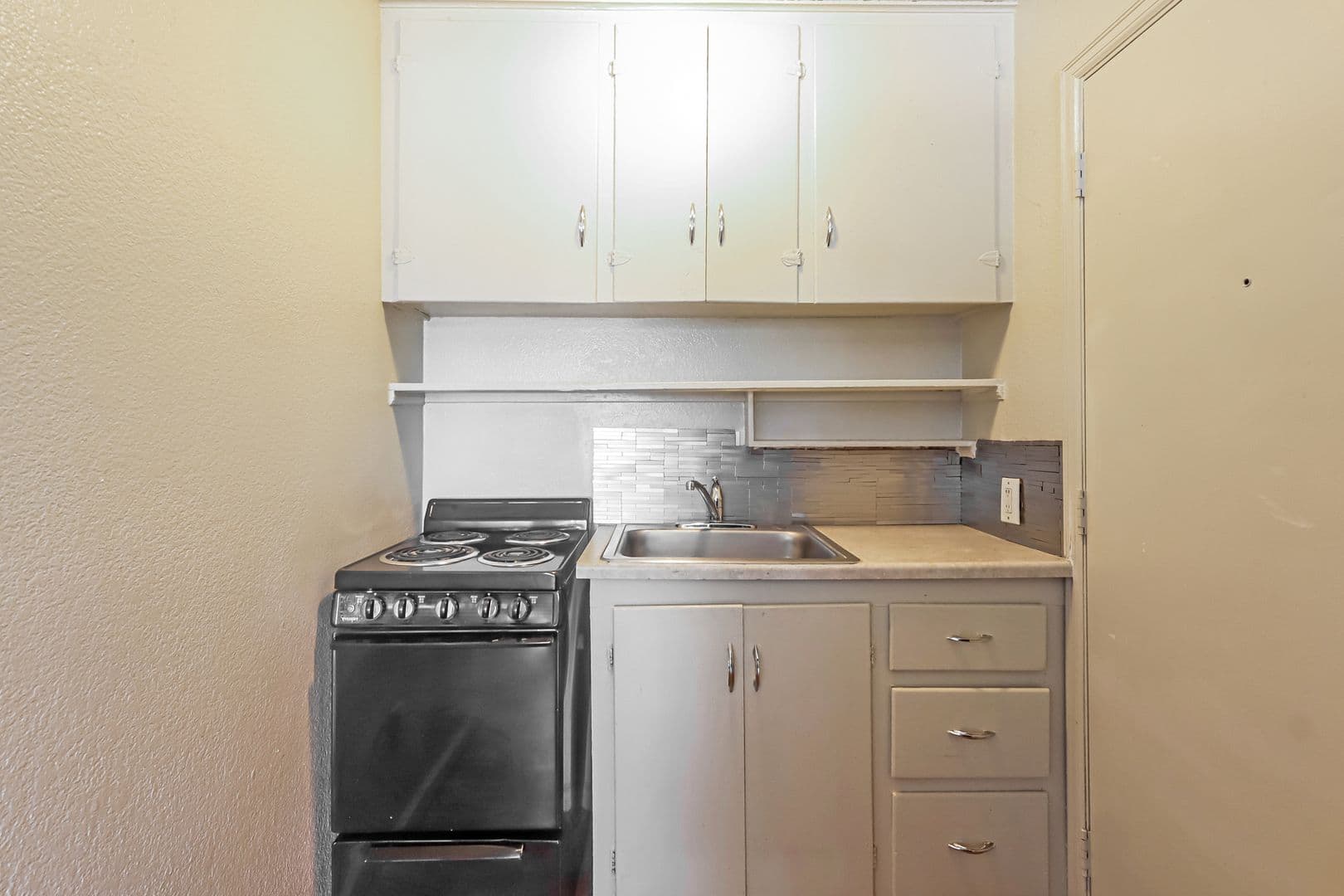 Tacoma Apartment: 1307 Garfield Street S