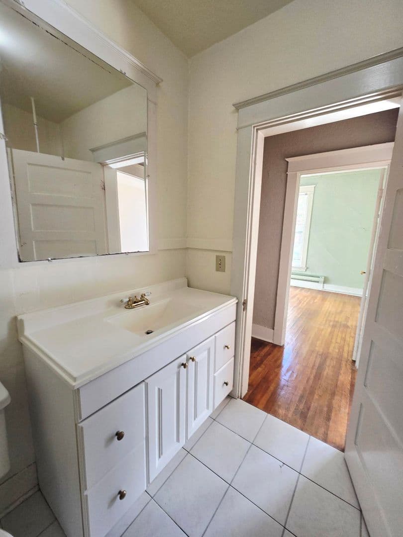 Tacoma Apartment: 1303 Division Ave