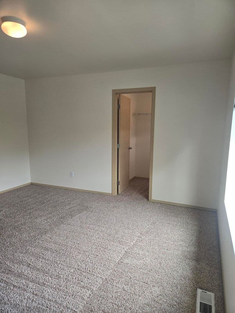 Puyallup House: 18420 95th Ave CT E