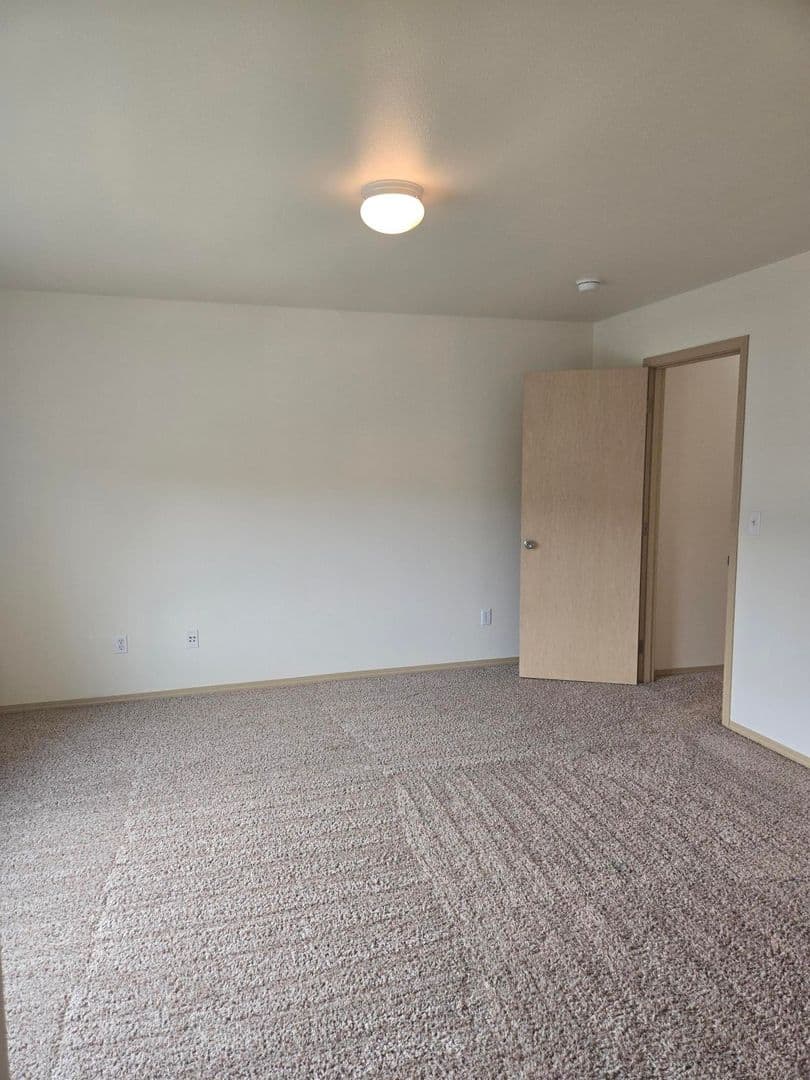 Puyallup House: 18420 95th Ave CT E