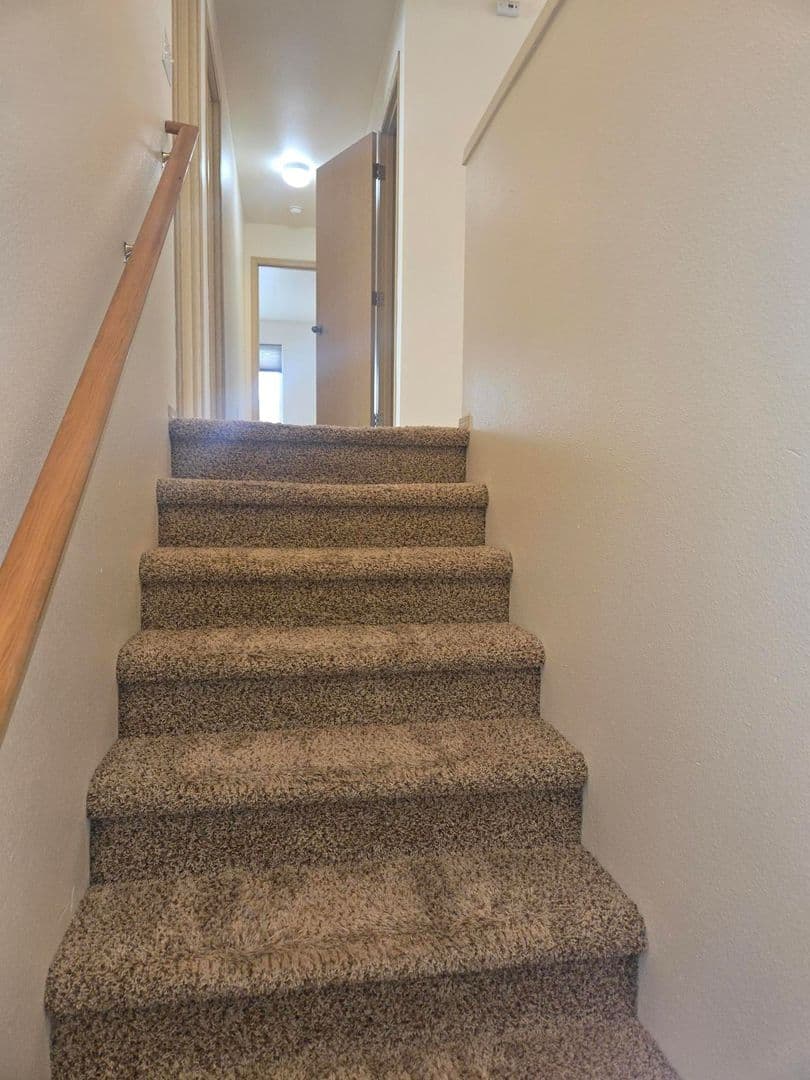Puyallup House: 18420 95th Ave CT E