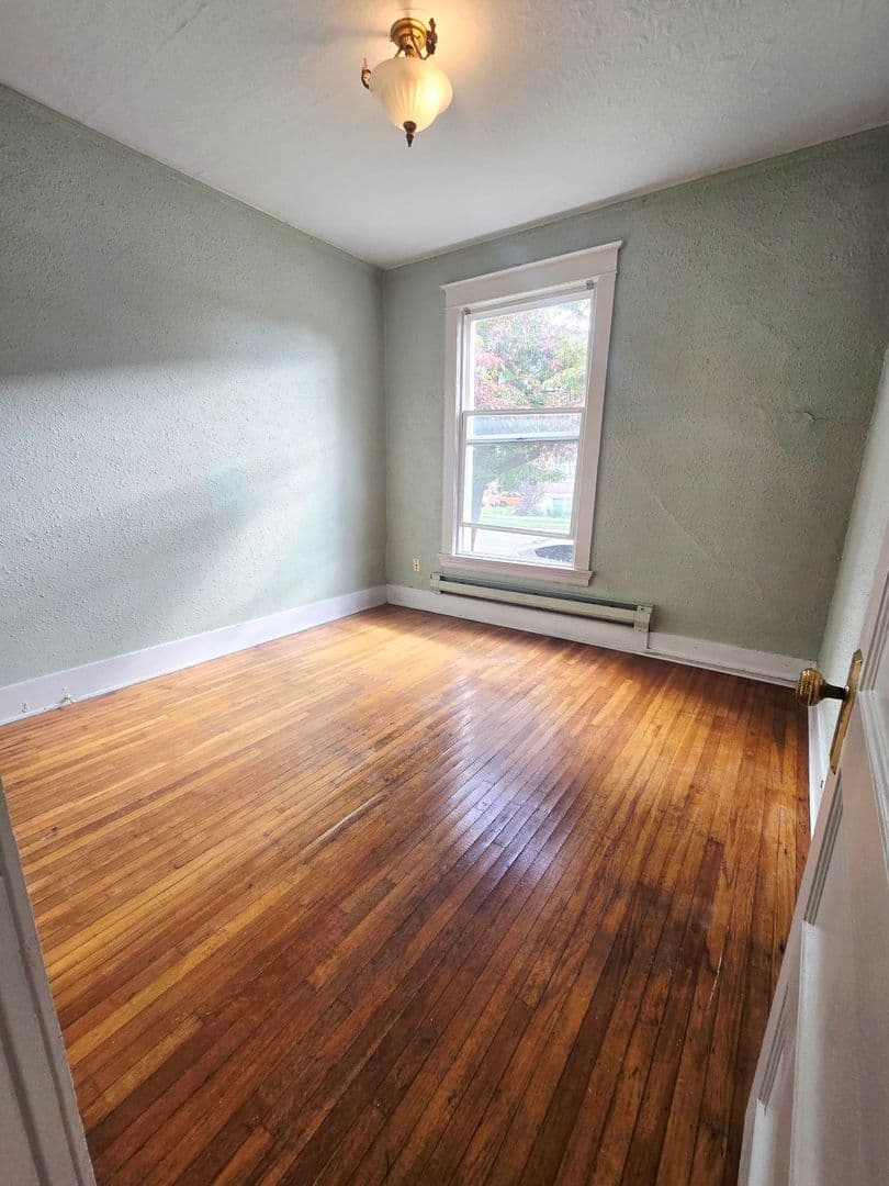Tacoma Apartment: 1303 Division Ave