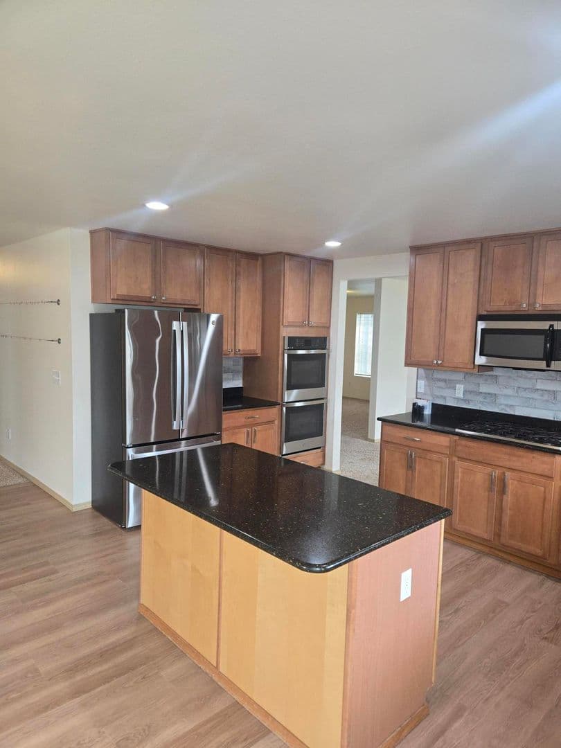 Puyallup House: 18420 95th Ave CT E