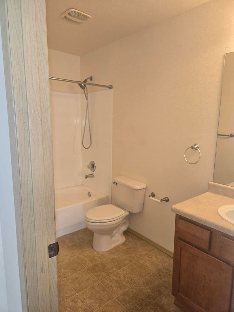 Puyallup House: 18420 95th Ave CT E