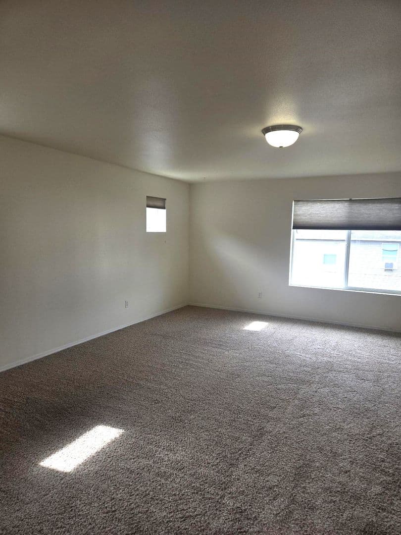 Puyallup House: 18420 95th Ave CT E