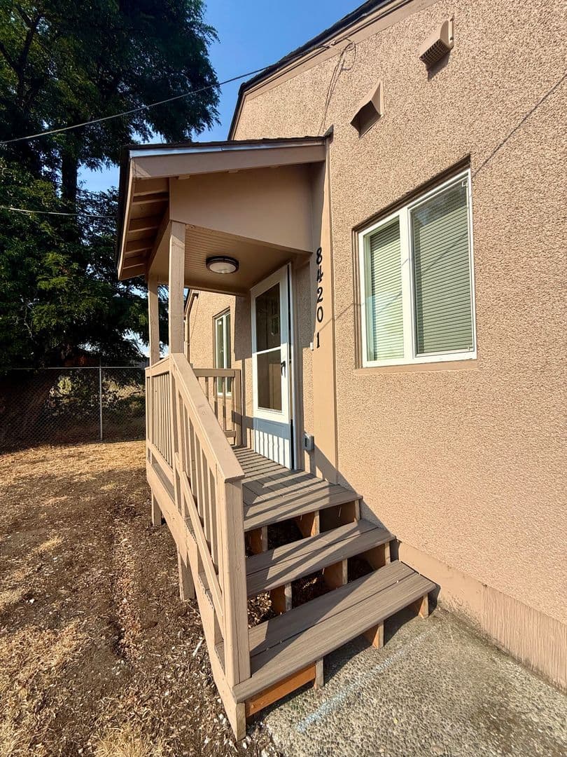 Lakewood House: 8420 1/2 S. Tacoma Way - Unit 1
