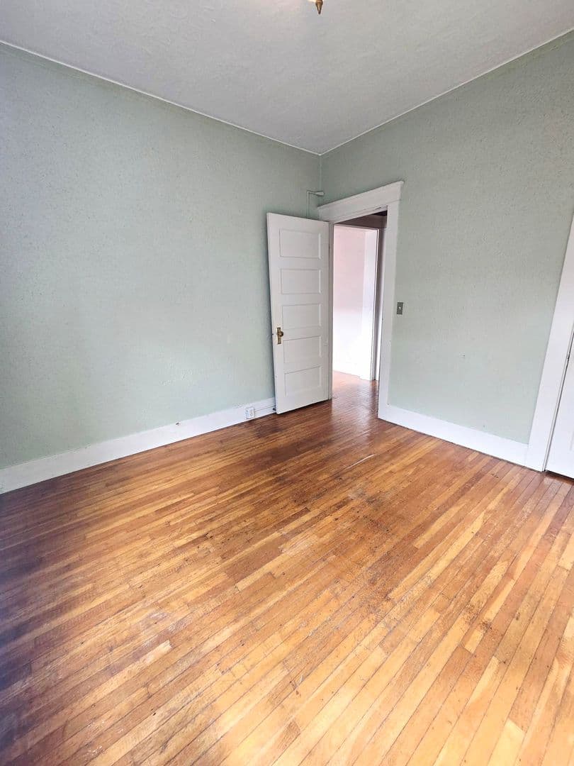 Tacoma Apartment: 1303 Division Ave