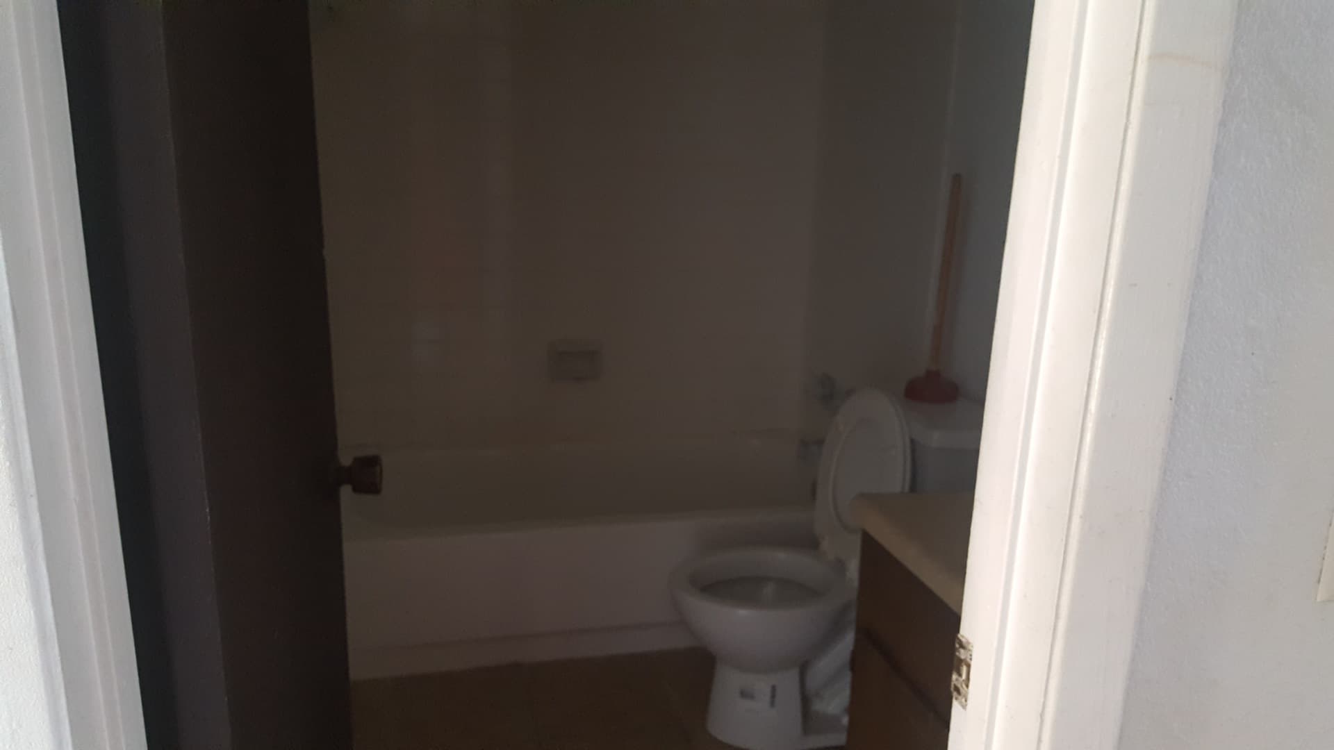 Paris Apartment: 3095 Lamar Ave