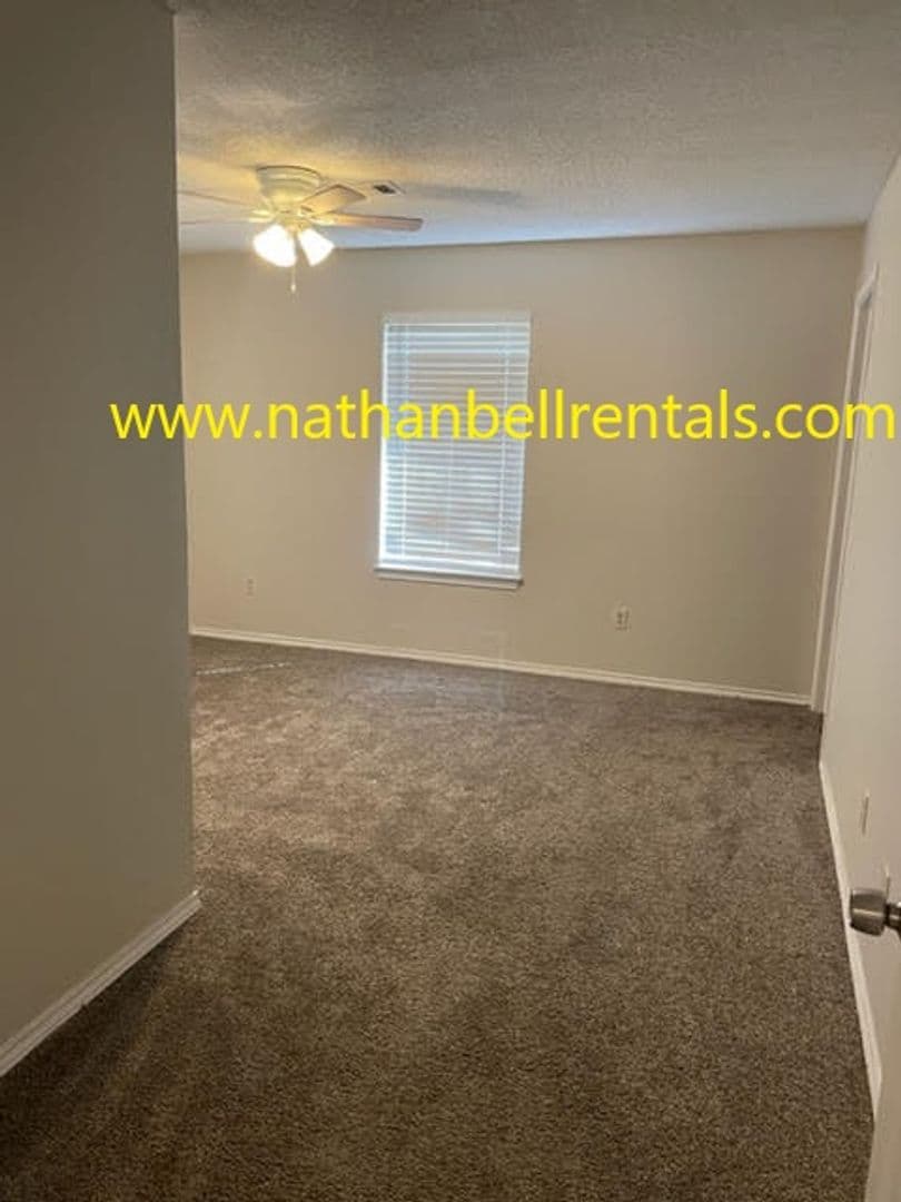 Blossom House: 510 E Fairview St