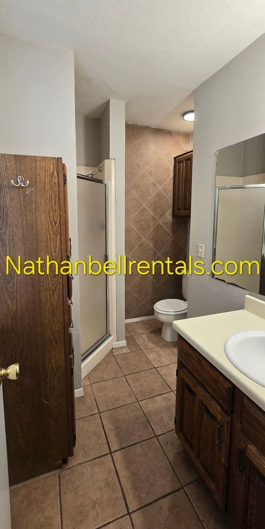 Paris House: 6650 Inwood Dr