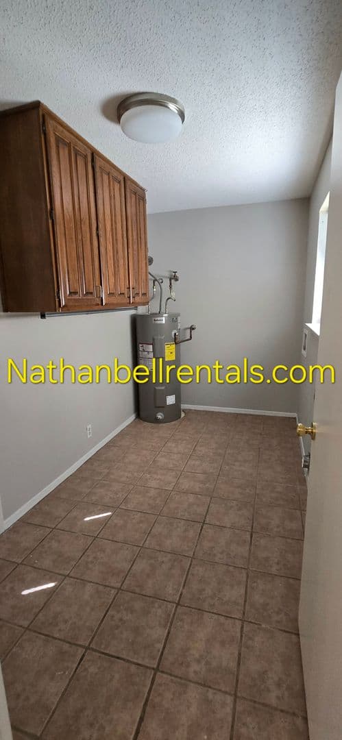 Paris House: 6650 Inwood Dr