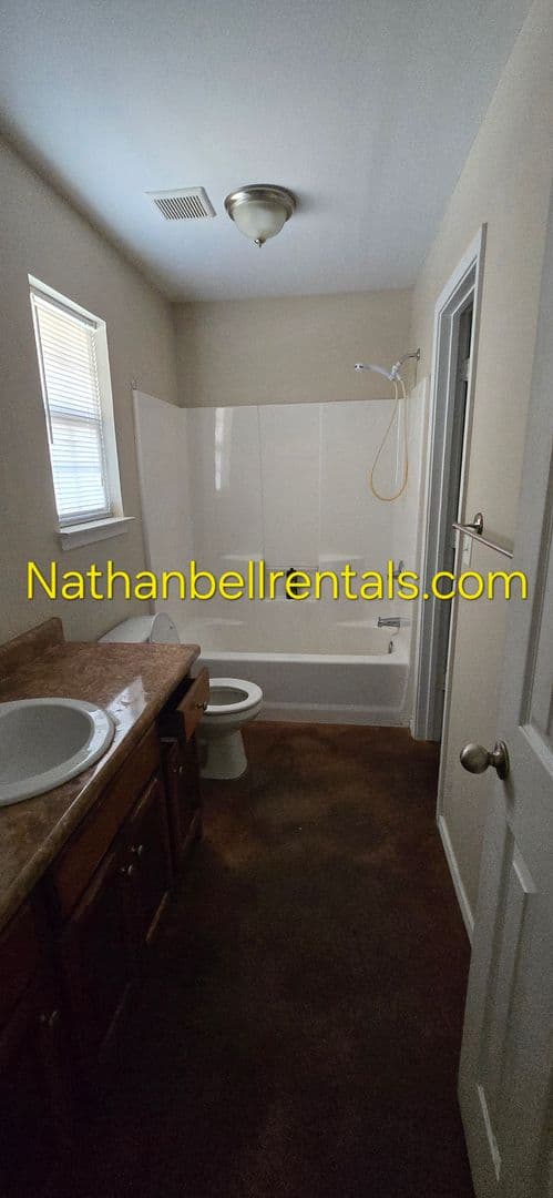 Paris Apartment: 2335-2337 Kimberly Dr