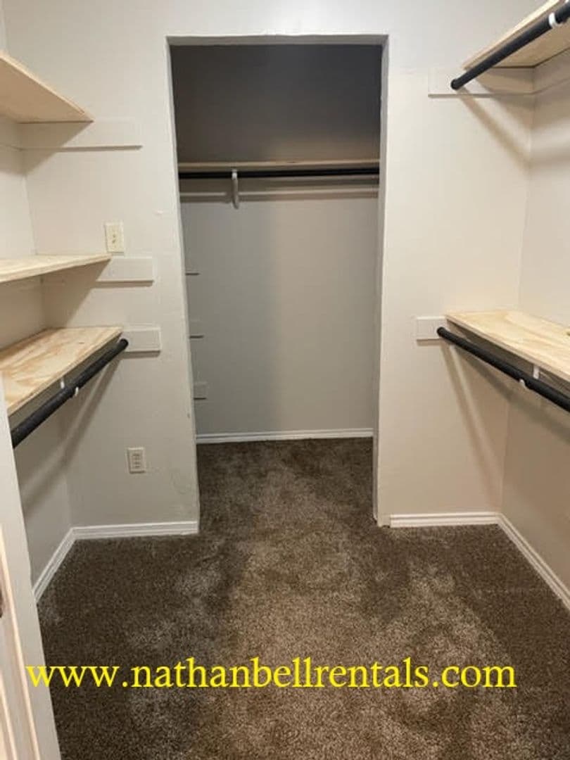 Blossom House: 510 E Fairview St