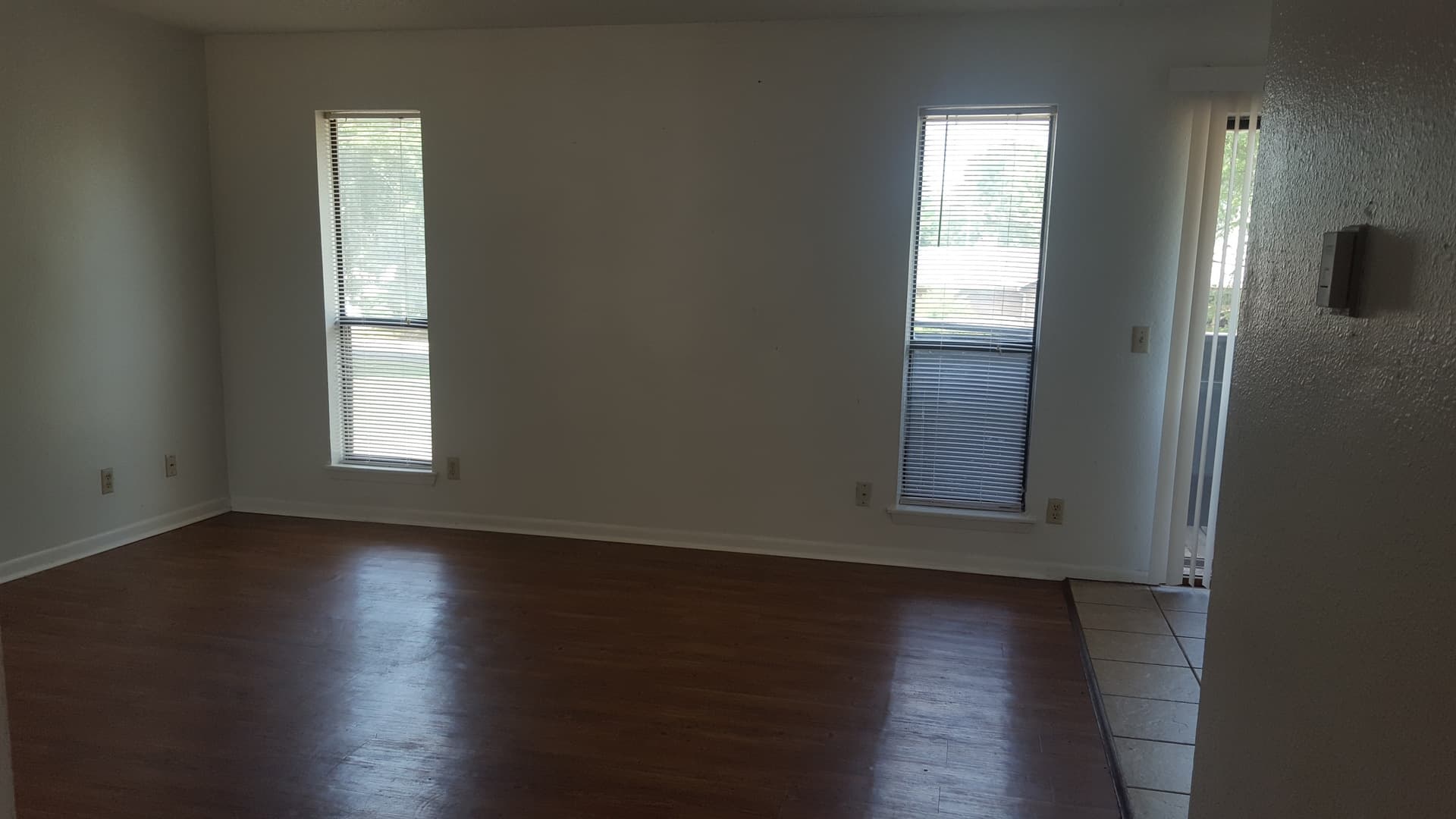 Paris Apartment: 3095 Lamar Ave