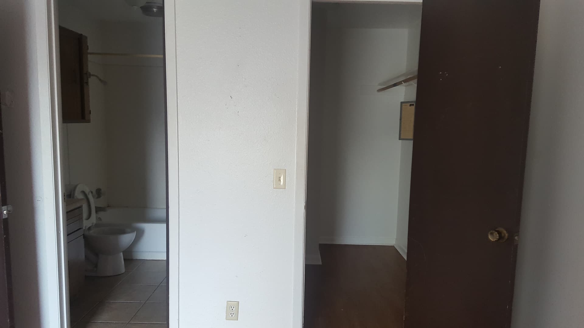 Paris Apartment: 3095 Lamar Ave