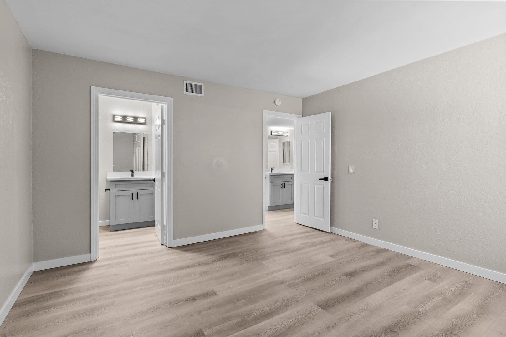 Garden Grove Apartment: 8101 Larson Avenue