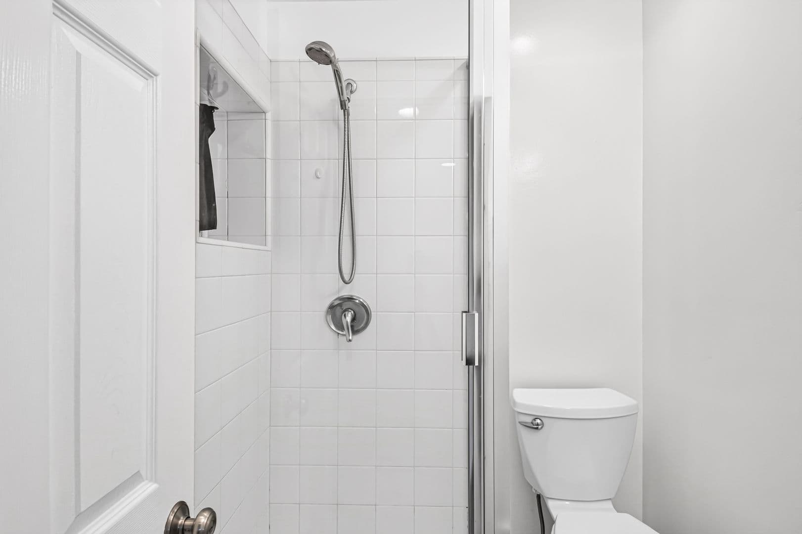 Long Beach Apartment: 2325 E 2nd Street