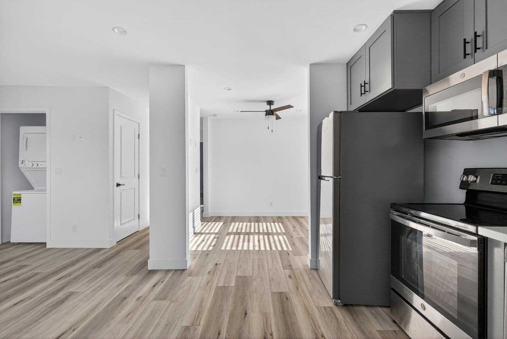 Fullerton Apartment: 113-201 South Lillie Avenue