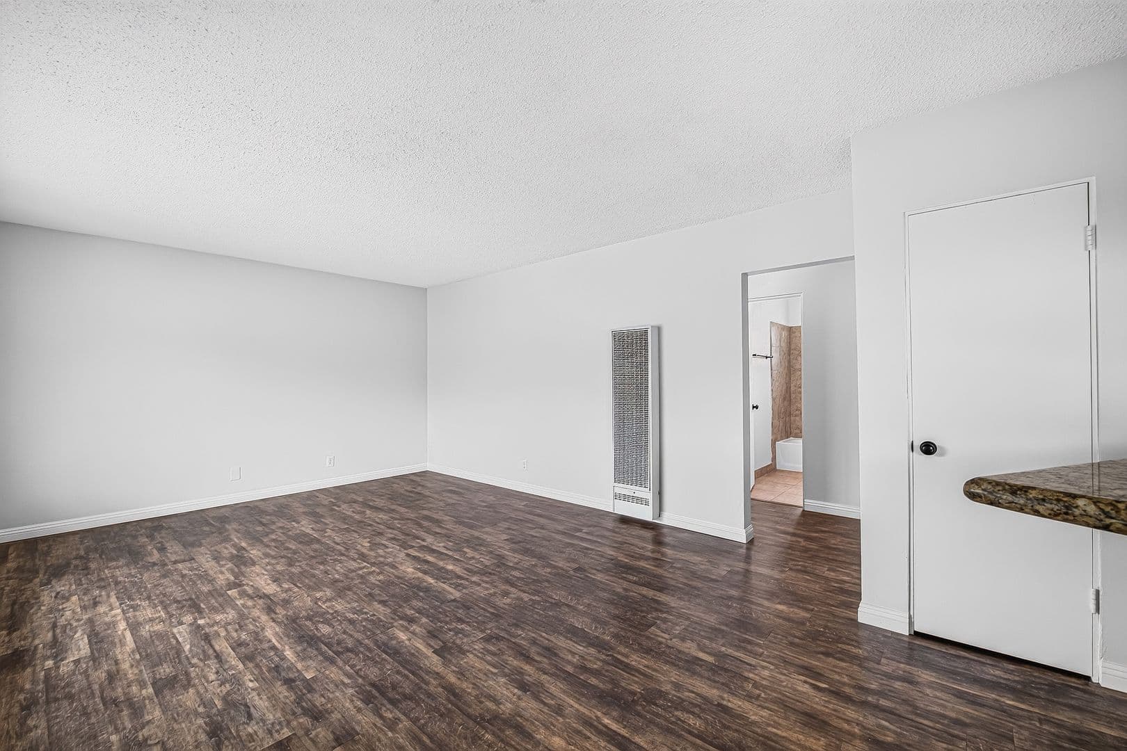 Anaheim Apartment: 147 S Magnolia Avenue