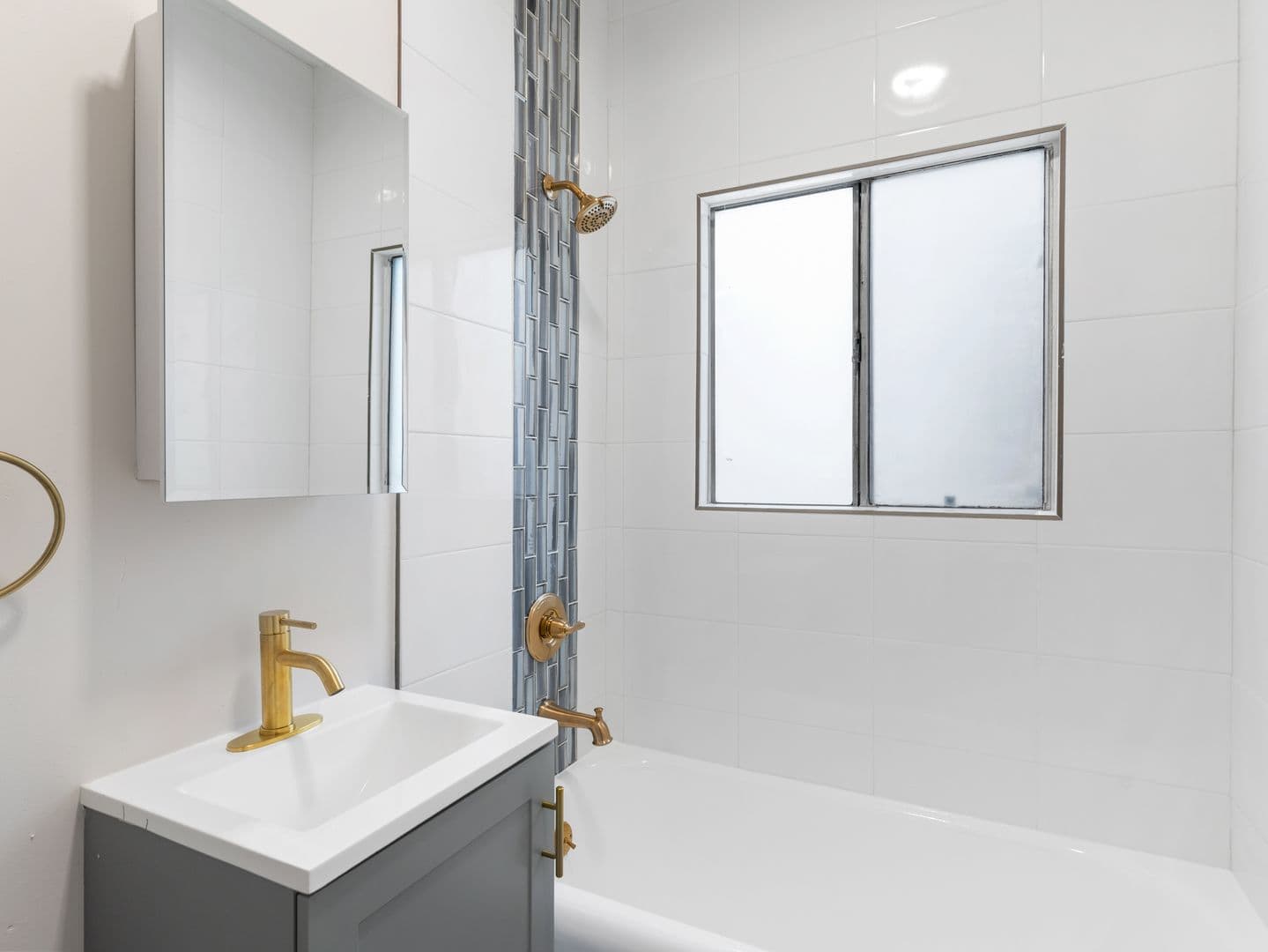 Long Beach Apartment: 608 W 6th Street