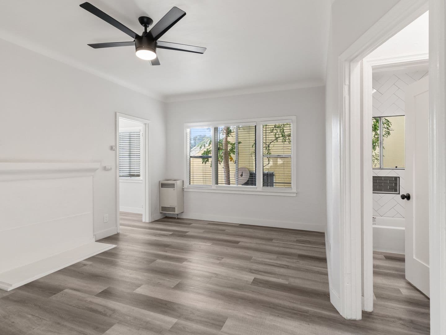 Long Beach Apartment: 608 W 6th Street