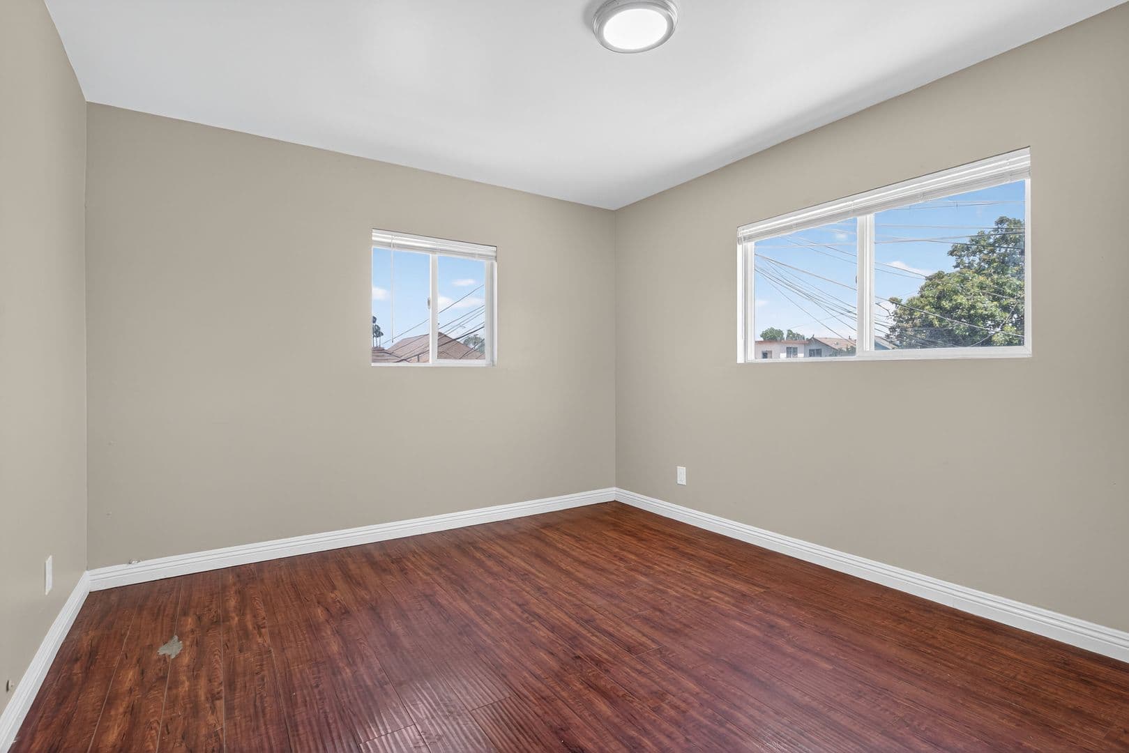 Los Angeles Apartment: 429 East 49th St.
