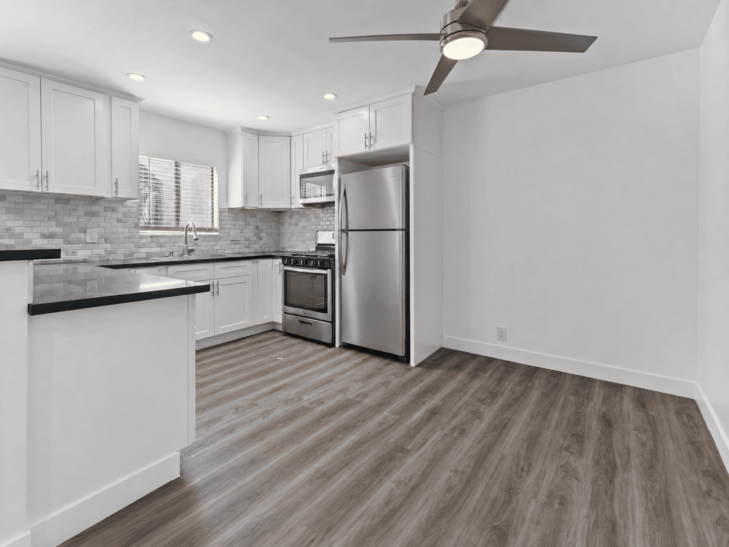 Long Beach Apartment: 630 Nebraska Avenue