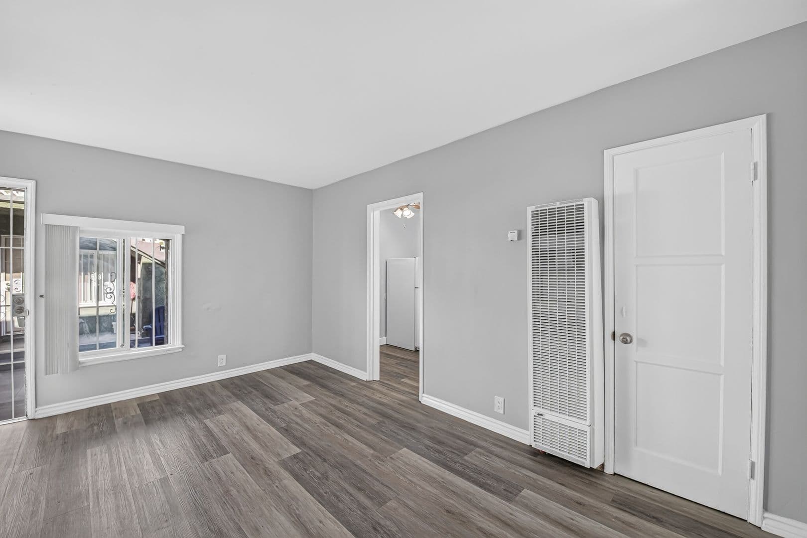 Long Beach Apartment: 2127-2131 Pacific Ave