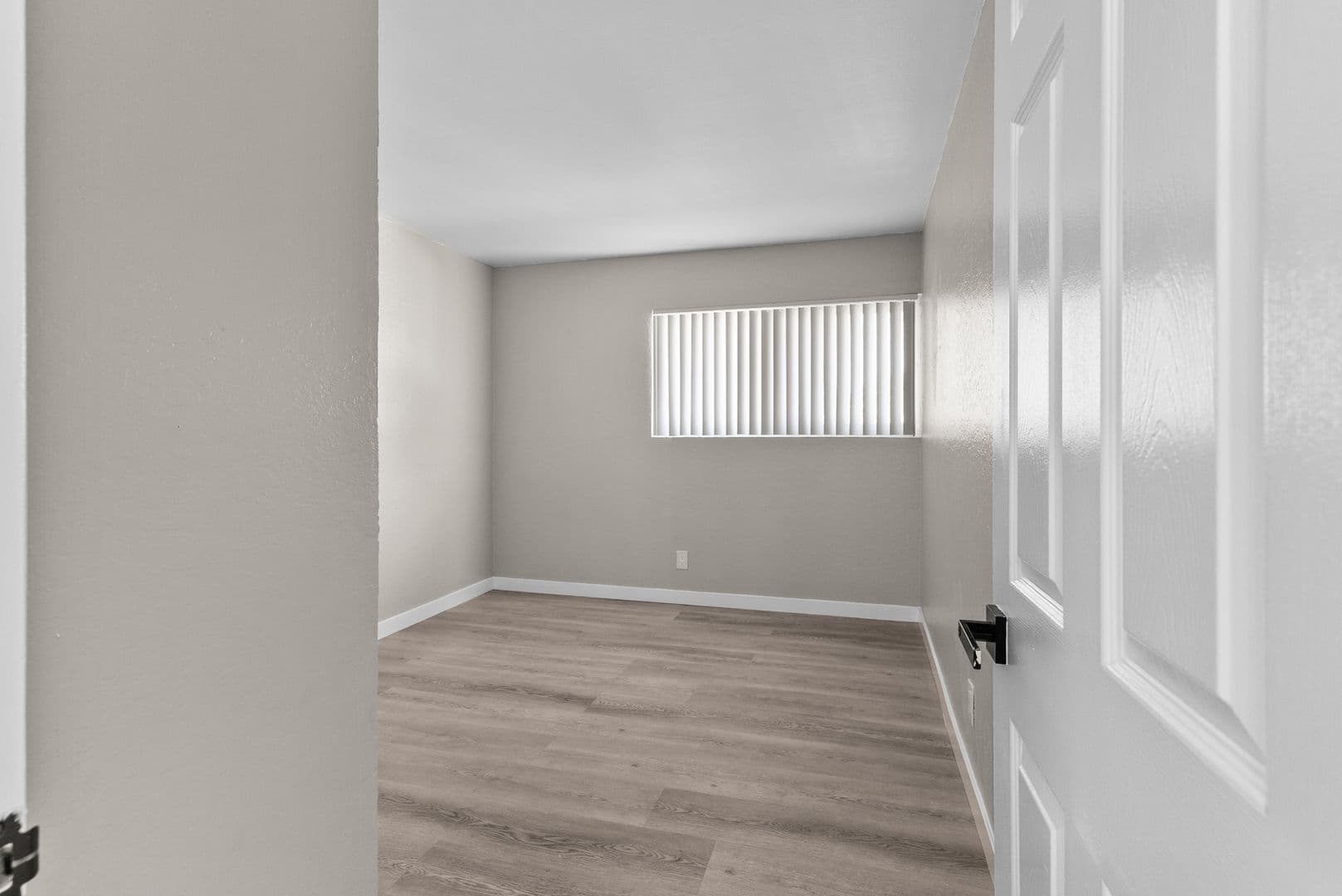 Garden Grove Apartment: 8101 Larson Avenue