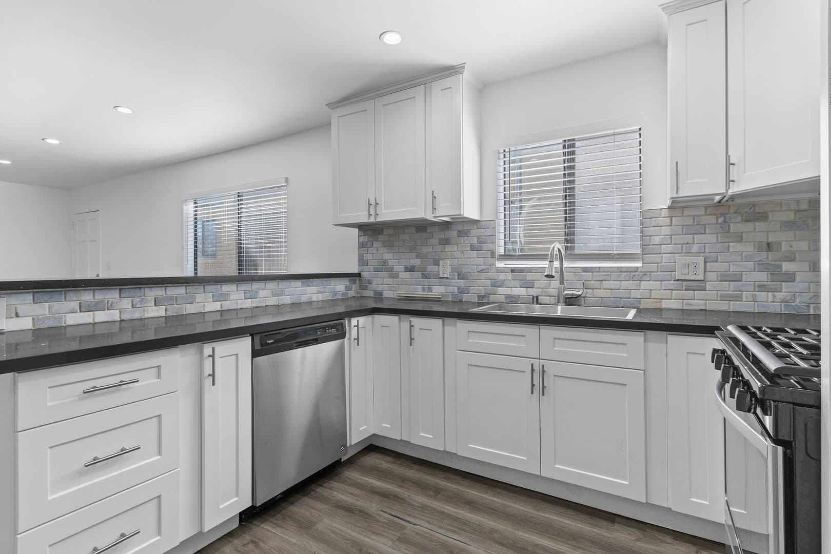 Long Beach Apartment: 630 Nebraska Avenue