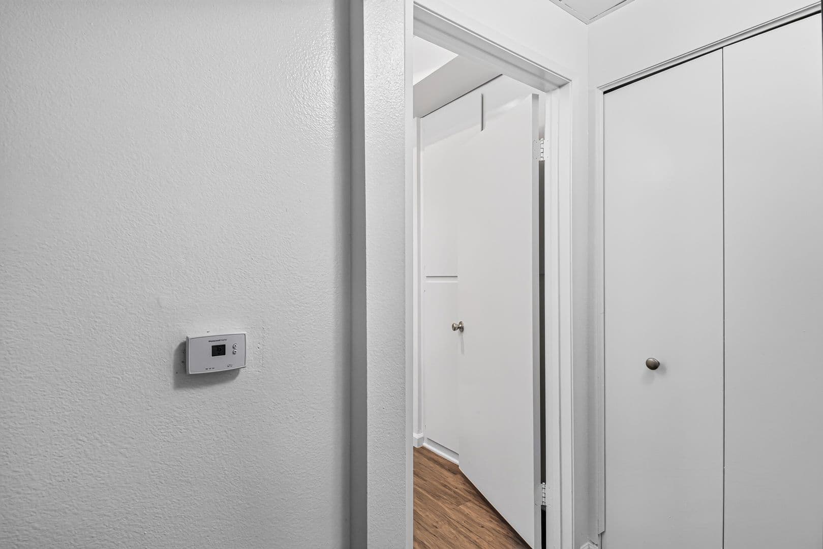 Los Angeles Apartment: 10749 Francis Pl