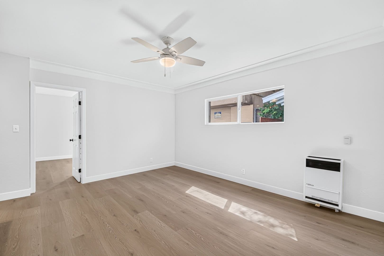 Long Beach Apartment: 526 Lime Avenue