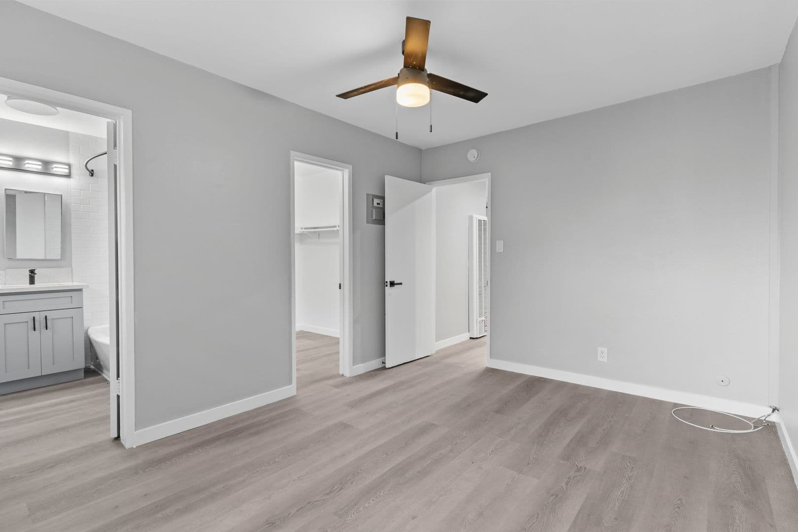 Garden Grove Apartment: 12602 Kensington Lane