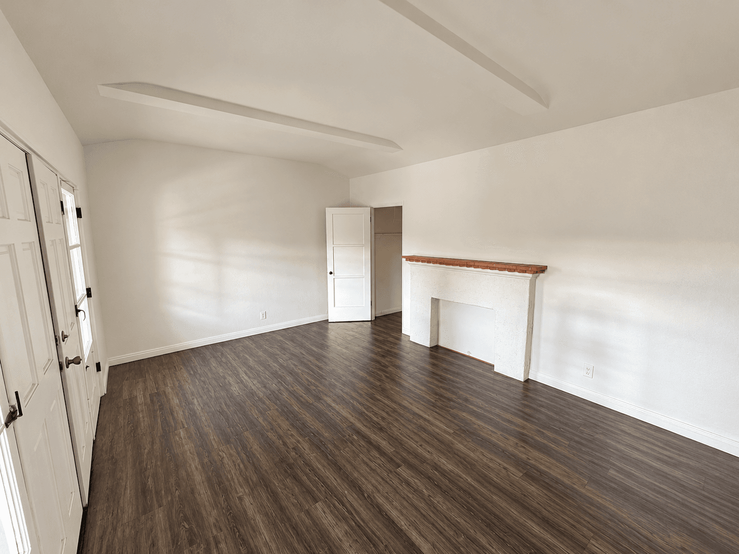 Long Beach Apartment: 2200 Chestnut Ave / 321-329 W Hill St