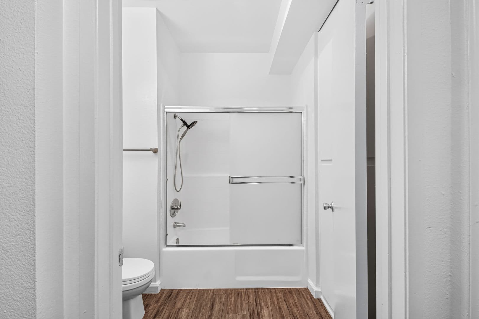 Los Angeles Apartment: 10749 Francis Pl
