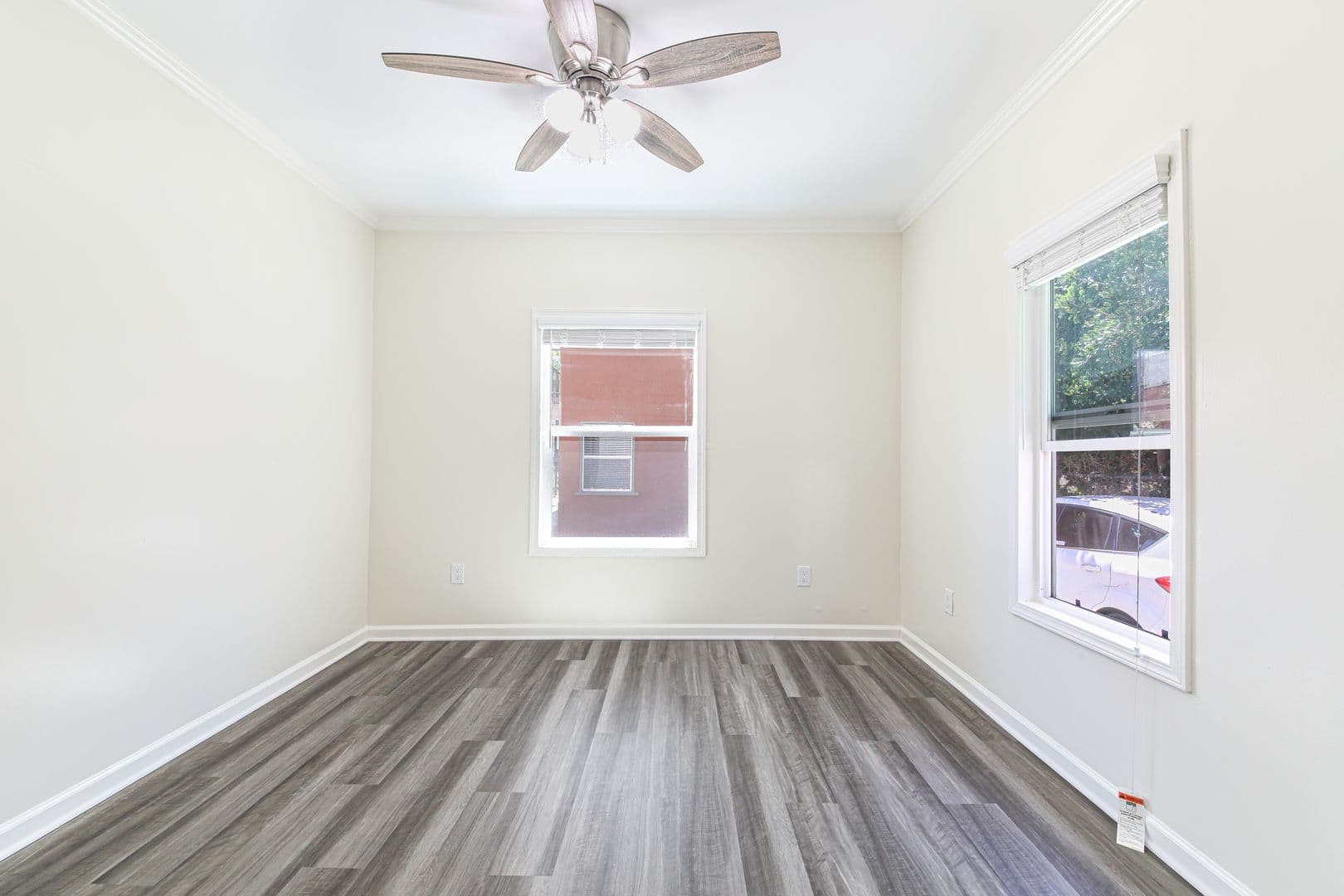 Long Beach Apartment: 1631 E 4th St
