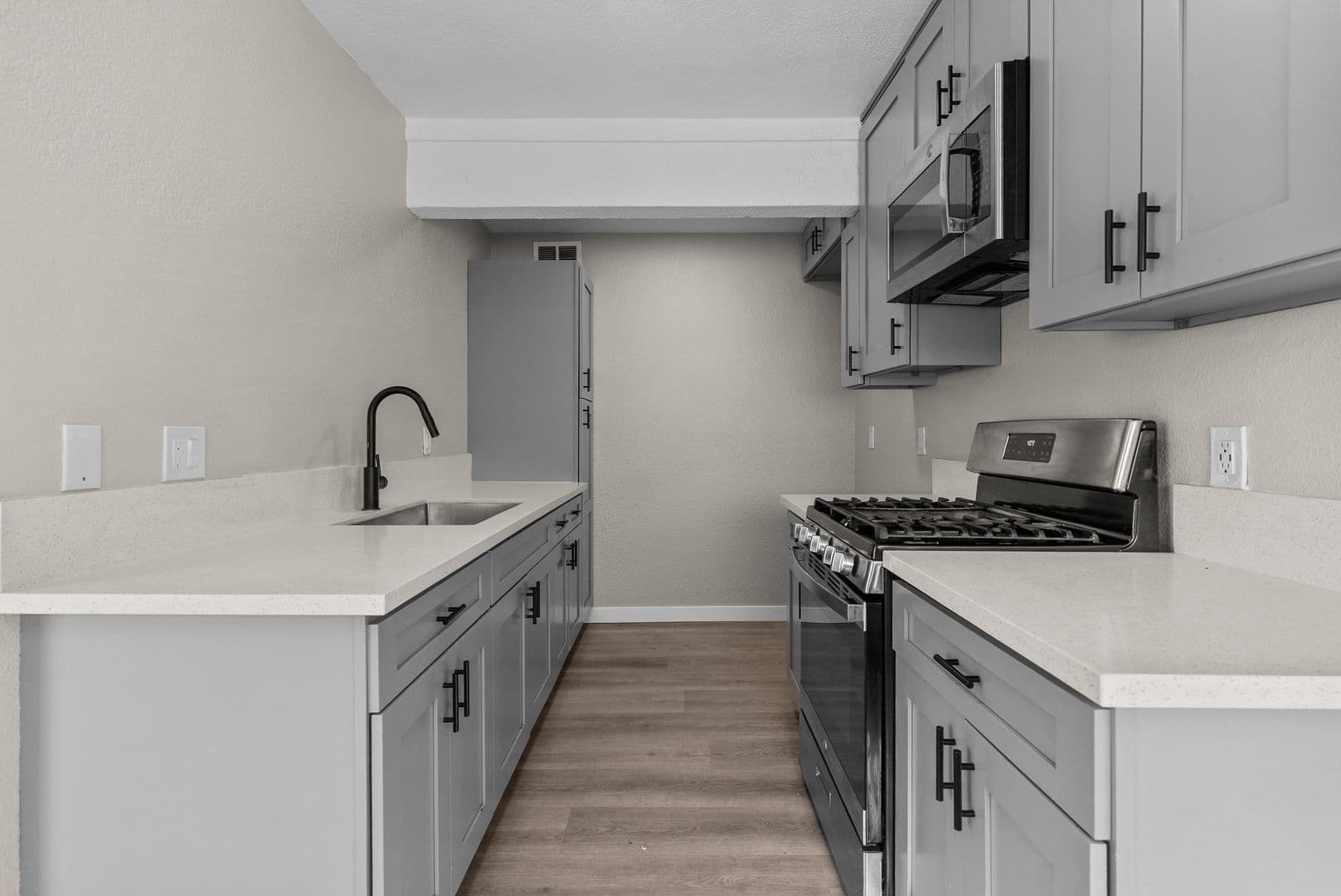Garden Grove Apartment: 8101 Larson Avenue