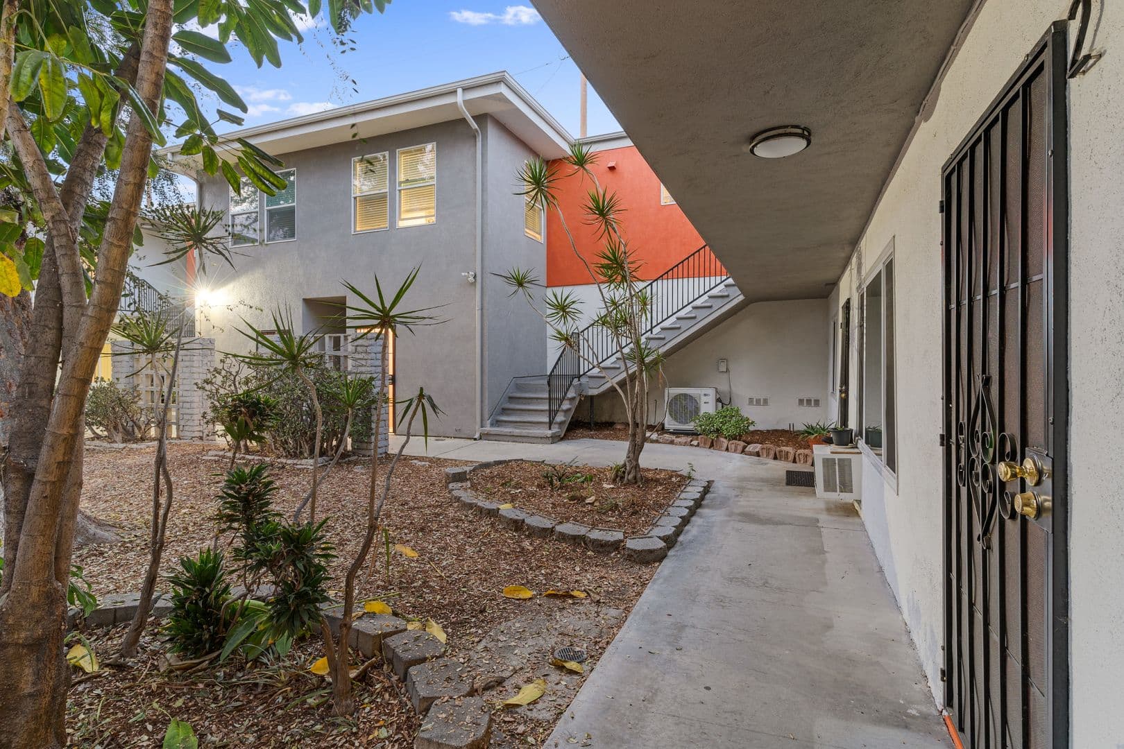 Fullerton Apartment: 1655 West Malvern Avenue