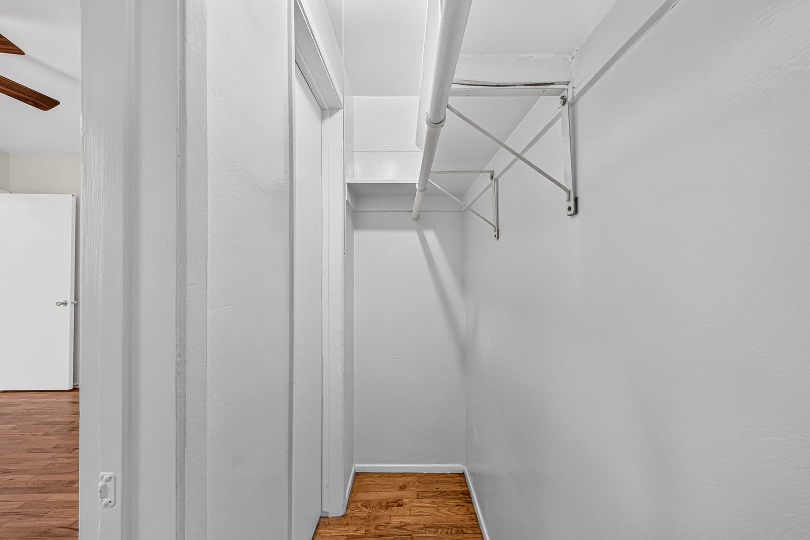 Los Angeles Apartment: 3888 Potomac Ave.