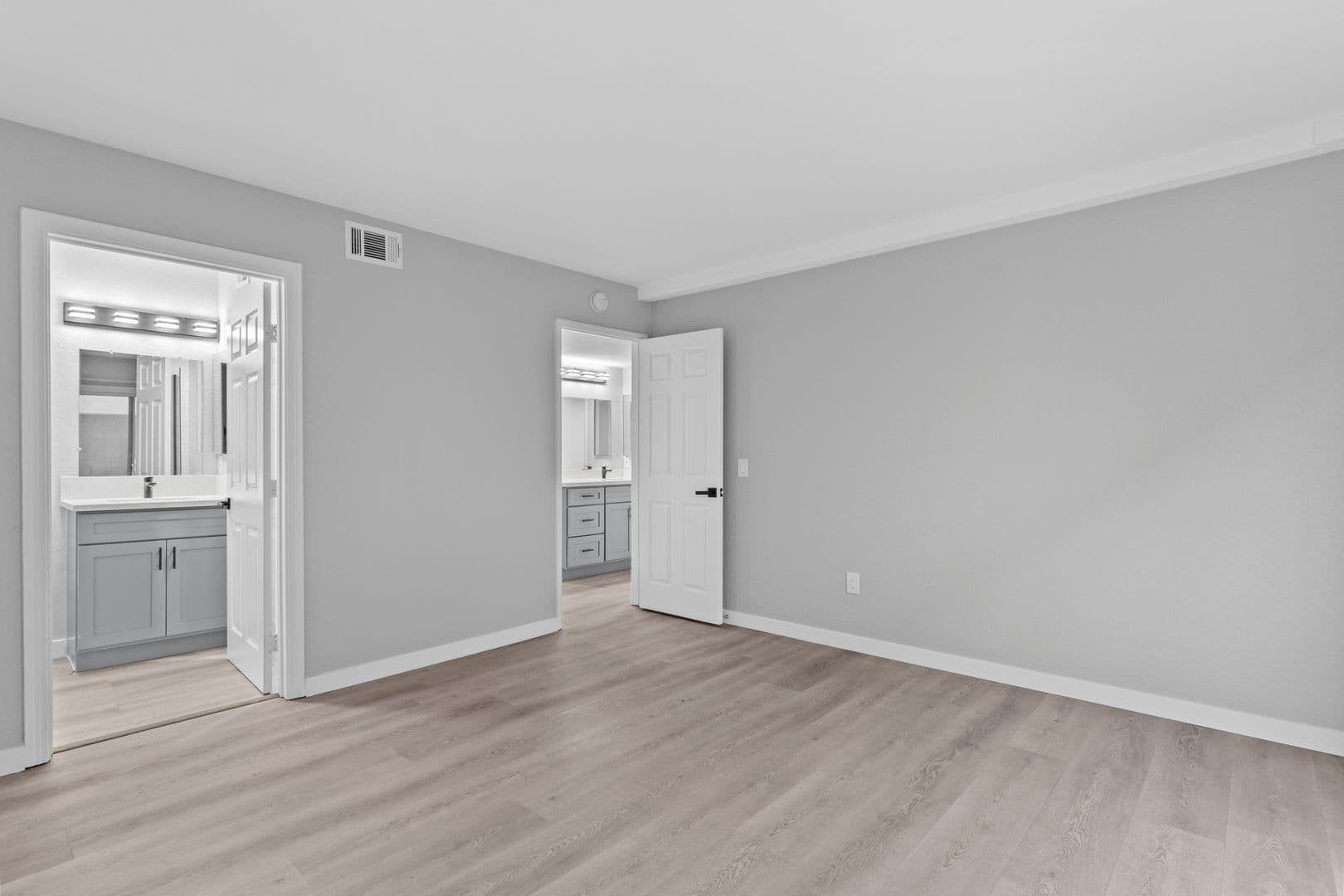 Garden Grove Apartment: 8101 Larson Avenue