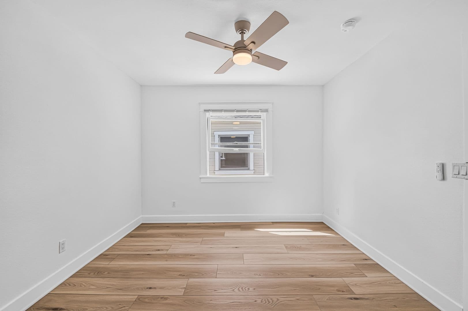Long Beach Apartment: 525 Chestnut Avenue