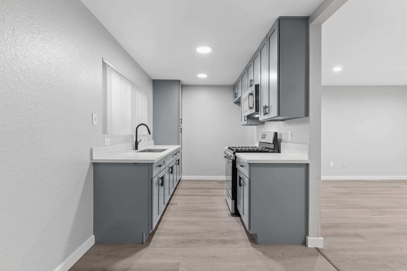 Garden Grove Apartment: 8101 Larson Avenue