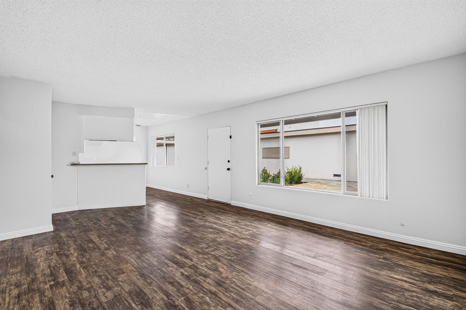 Anaheim Apartment: 147 S Magnolia Avenue