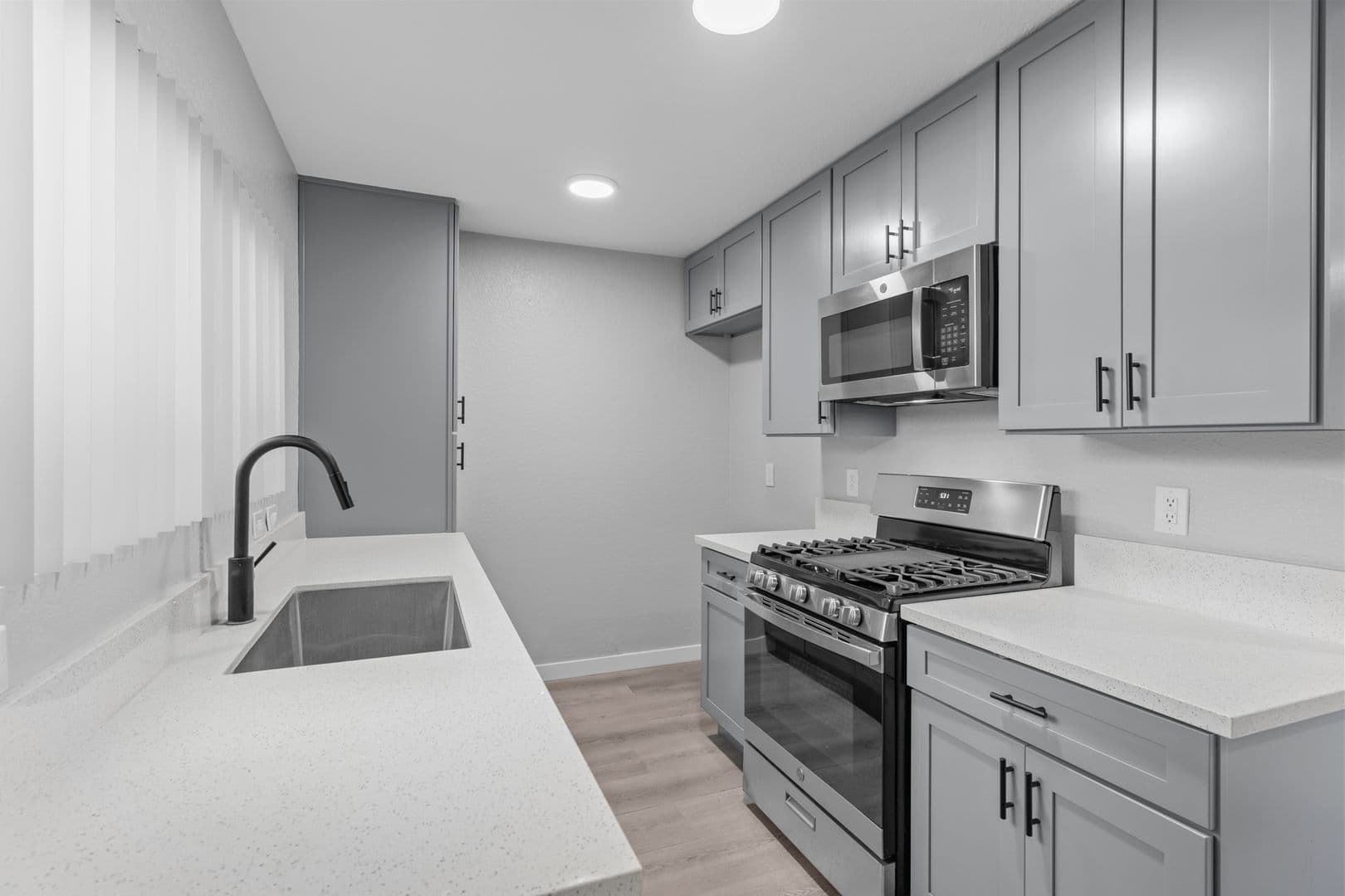 Garden Grove Apartment: 8101 Larson Avenue