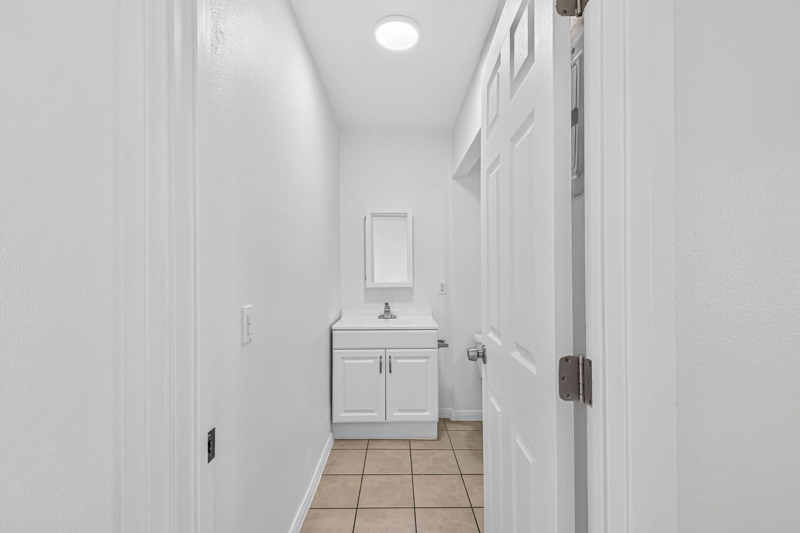 Long Beach Apartment: 67 Alamitos Ave