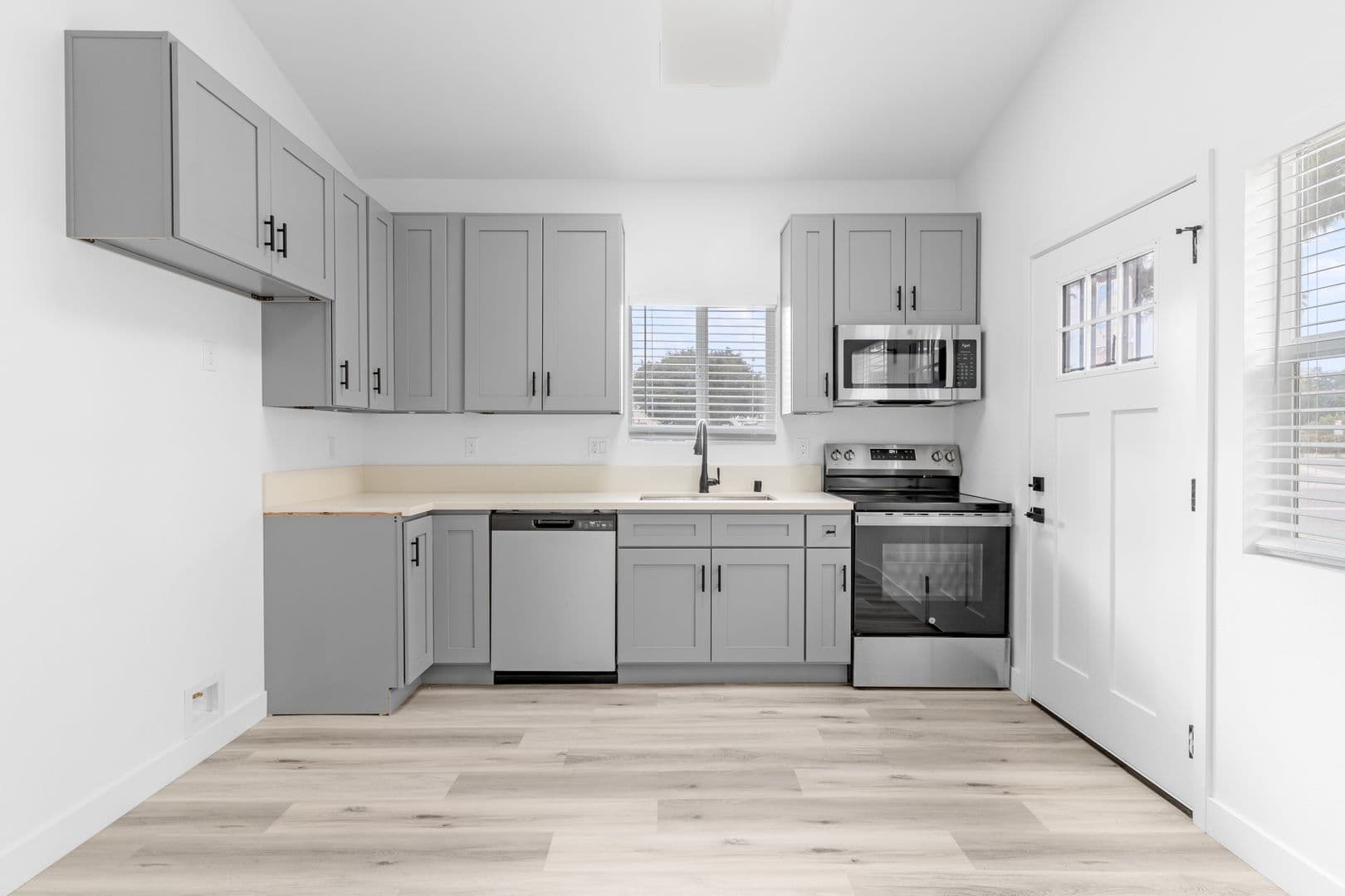 Garden Grove Apartment: 12602 Kensington Lane