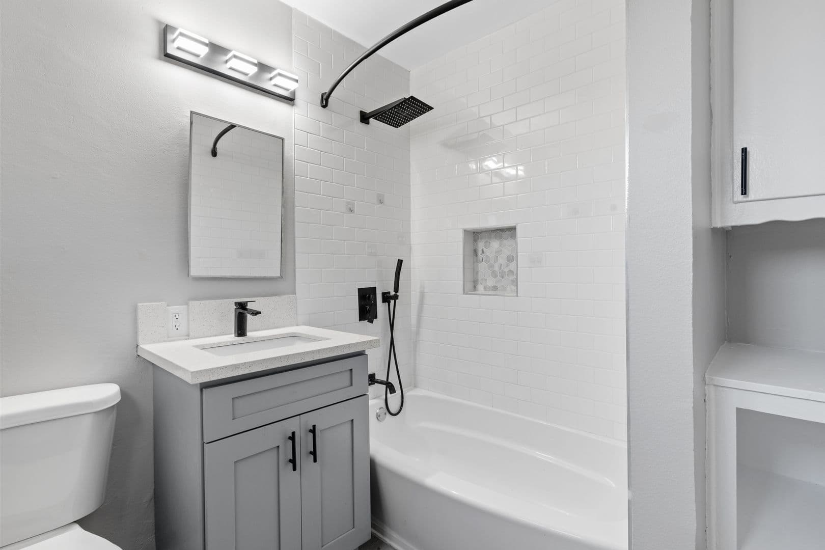Garden Grove Apartment: 12602 Kensington Lane