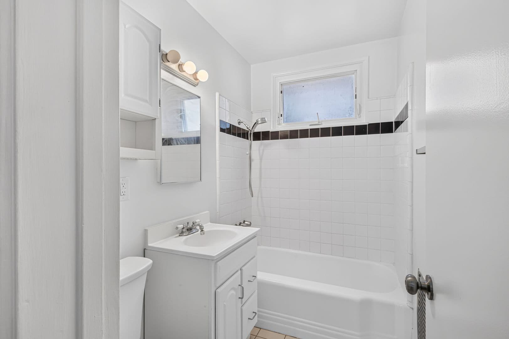 Redondo Beach Apartment: 1906 Voorhees Ave